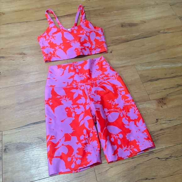 SAGE Collective Floral Pattern Workout Set - Picture 5 of 5